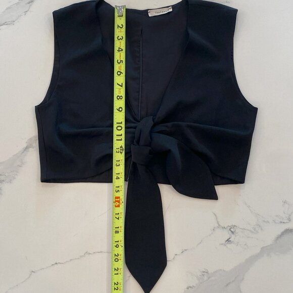 Chelsea - 90s vibes, Tie-knot, Zipper back, Sleeveless, Black Top - Size M - Picture 7 of 9